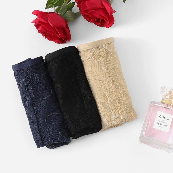 

Contrast Lace Panty Set 3pcs