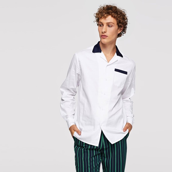 

Men Contrast Collar Pocket Patched Shirt