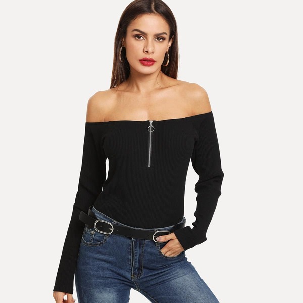 

Off-Shoulder Zip Up Tee
