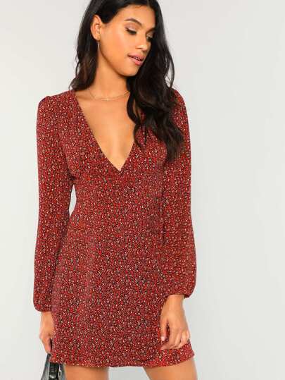 Vestido animal print de manga larga y escote de pico