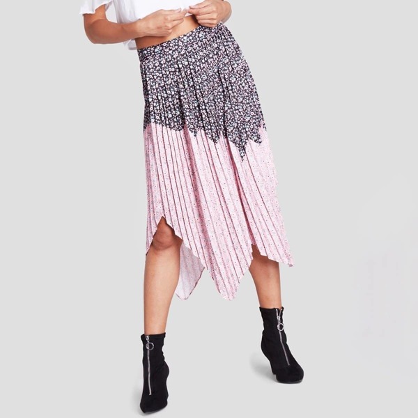

Calico Print Asymmetrical Hem Skirt