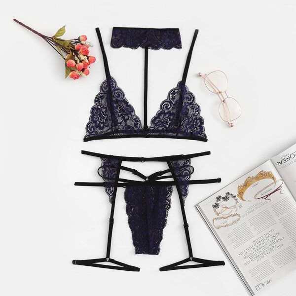 

Scalloped Trim Lace Garter Lingerie Set With Choker