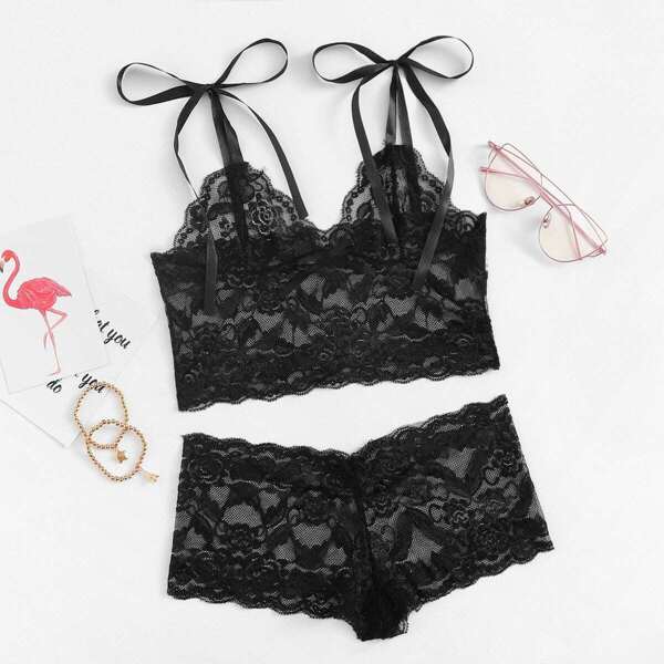 

Scalloped Trim Floral Lace Lingerie Set, Black