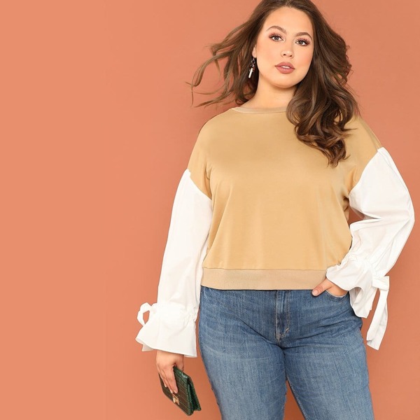 

Plus Two Tone Ruffle Cuff Sweatshirt