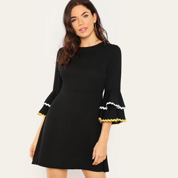 

Contrast Tape Layered Flounce Sleeve Dress
