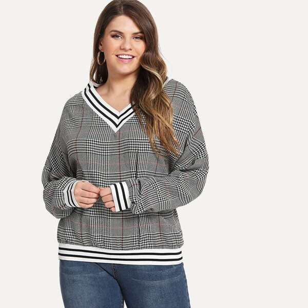 

Plus Houndstooth V-Neck Sweatshirt