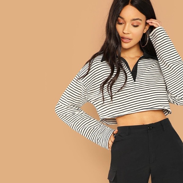 

V-Cut Neck Stripe Crop Pullover