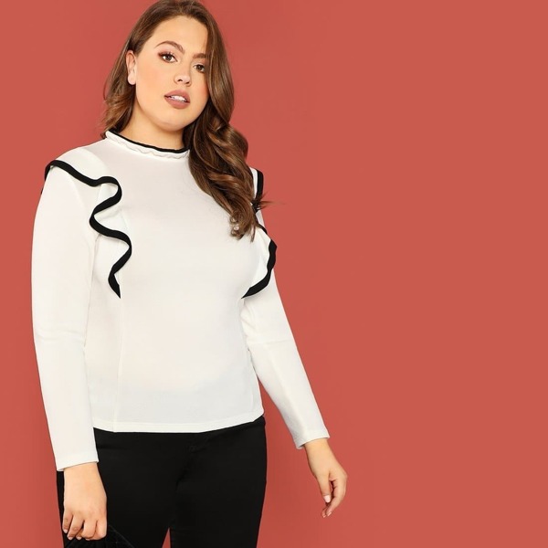 

Plus Contrast Binding Ruffle Trim Top