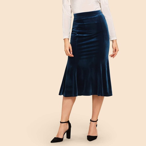 

70s Solid Fishtail Hem Velvet Skirt