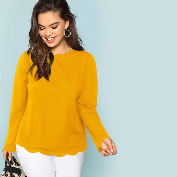 

Plus Scallop Edge Form Fitting Tee