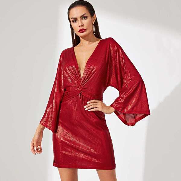 

Twist Front Plunging Kimono Dress