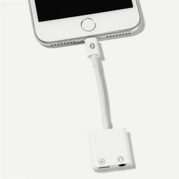 

iPhone Audio Charging Adapter