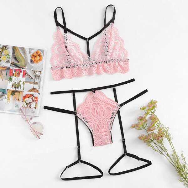 

Scalloped Trim Lace Garter Lingerie Set