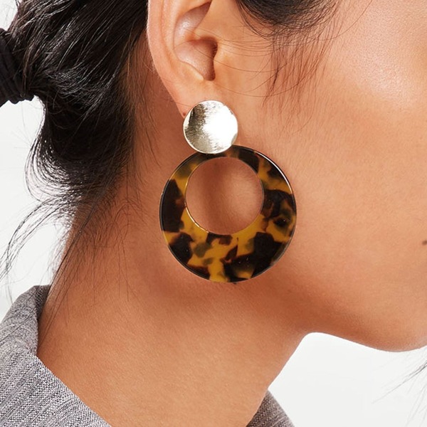 

Disc Detail Leopard Pattern Hoop Earrings 1pair