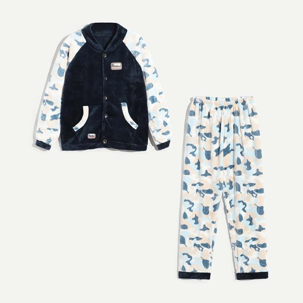 

Men Camo Print Plush Pajama Set