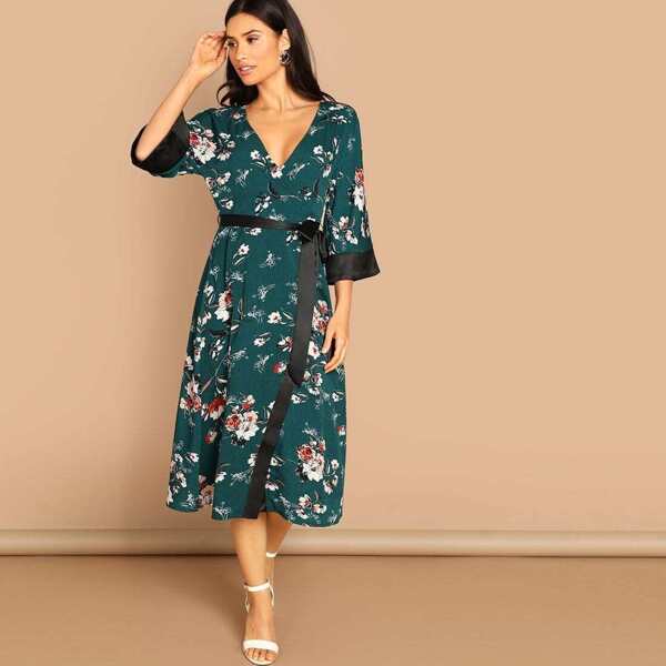 

Contrast Cuff and Belt Floral Wrap Dress