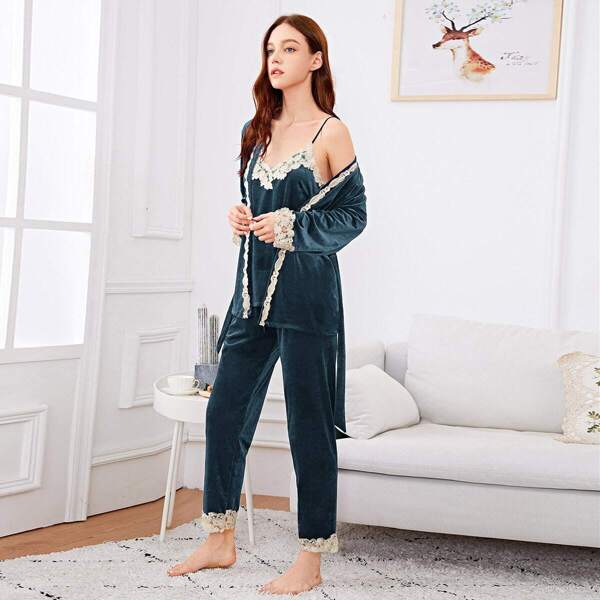

Contrast Lace Velvet Cami Pajama Set With Robe