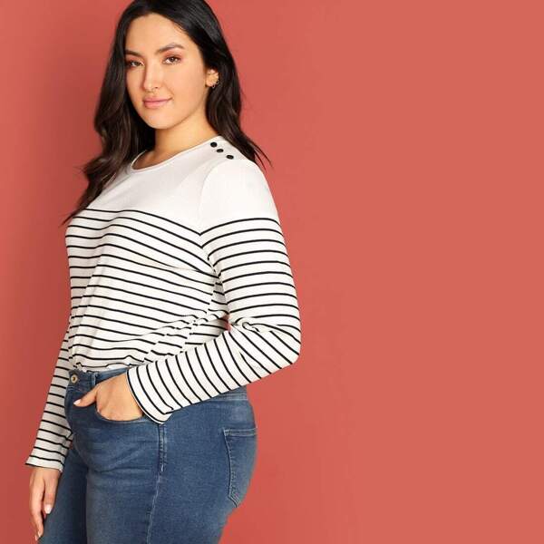

Plus Buttoned Shoulder Striped Tee