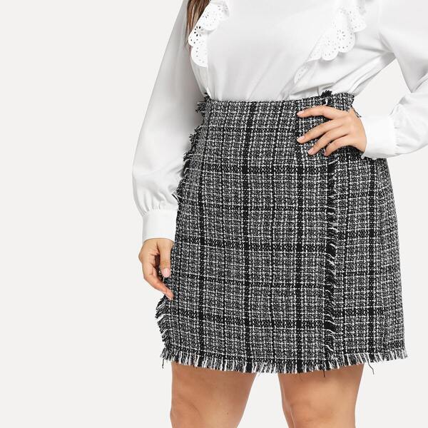 

Plus Frayed Trim Tweed Skirt