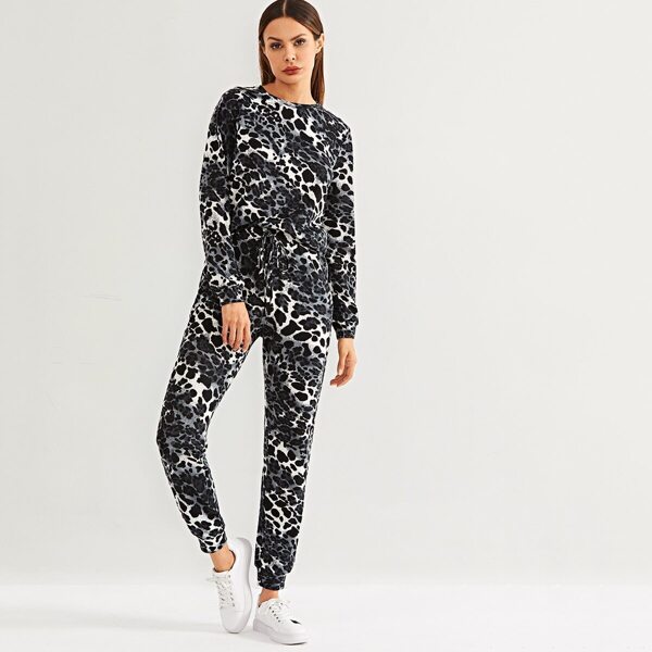 

Leopard Print Sweatshirt & Pants Set