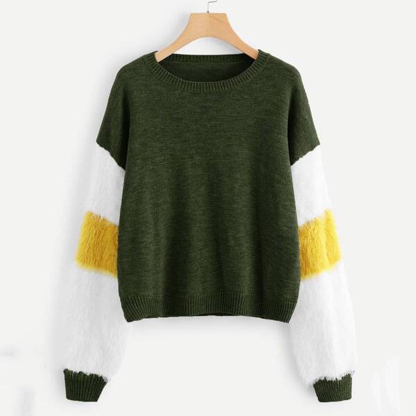 

Contrast Faux Fur Sleeve Sweater