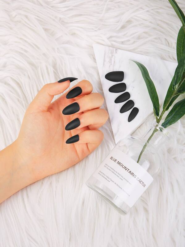 

Almond Fake Nail 24pcs & Tape 1pc & Nail File 1pc, Black
