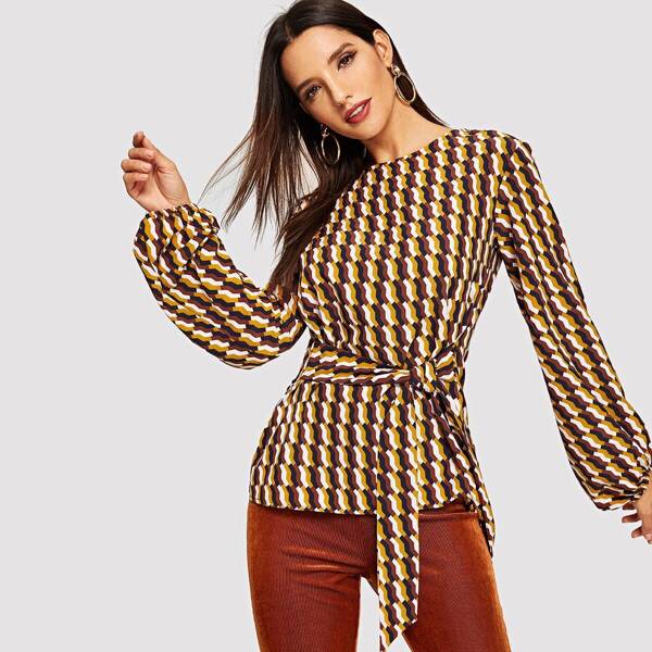 

Graphic Print Knot Blouse