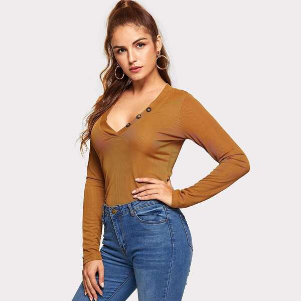 

Button Detail V-Neck Solid Tee