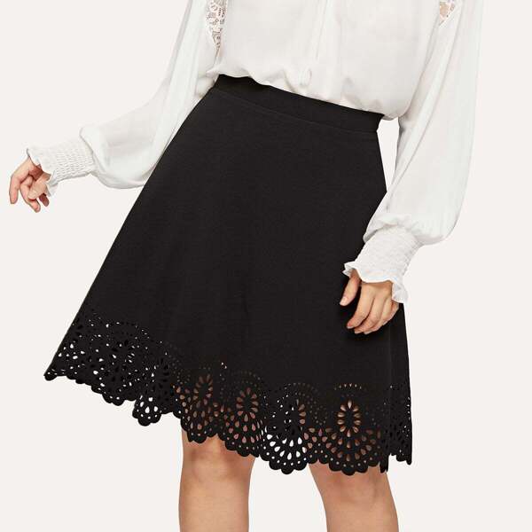 

Plus Scallop Cut Solid Skirt, Black