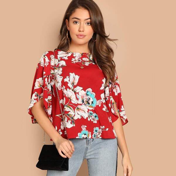 

Split Butterfly Sleeve Floral Top
