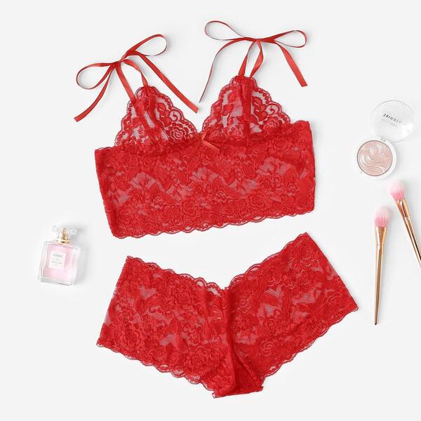 

Plus Scalloped Trim Floral Lace Lingerie Set, Red bright