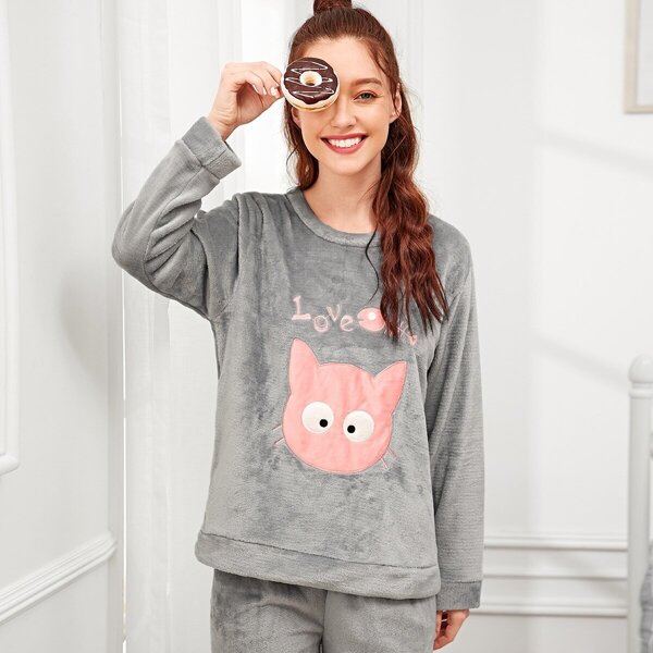 

Cat Embroidered Plush Pajama Set