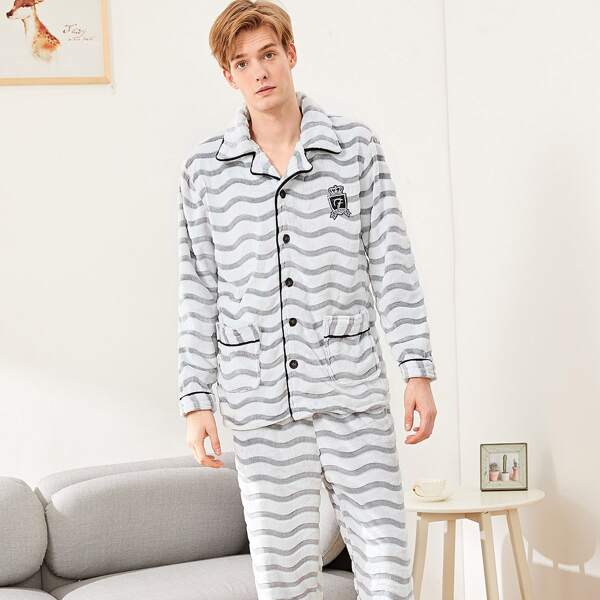 

Men Wave Striped Plush Pajama Set