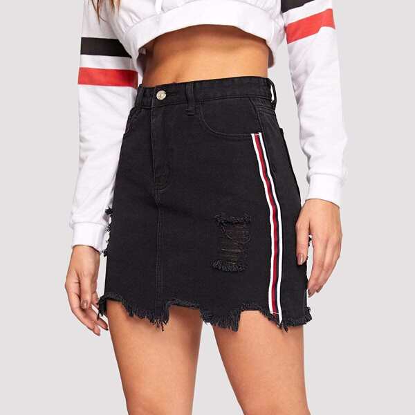 

Stripe Side Frayed Hem Ripped Denim Skirt