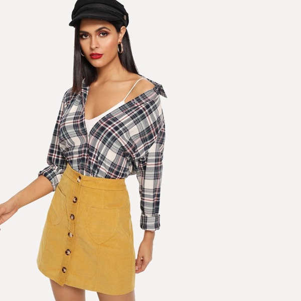 

Pocket Patched Buttoned Cord Skirt