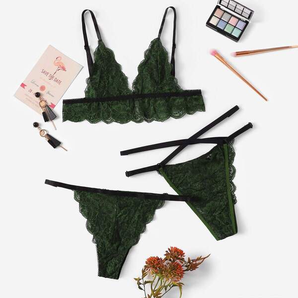 

Scalloped Trim Lingerie Set With Thong