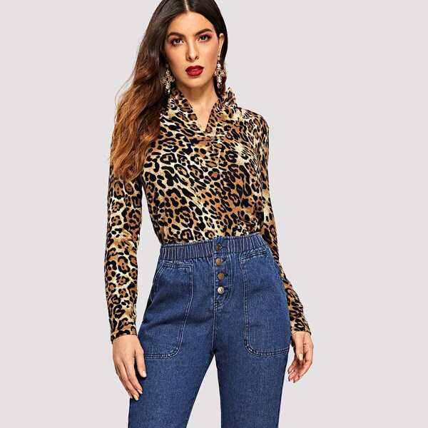 

V-cut Neck Leopard Print Tee