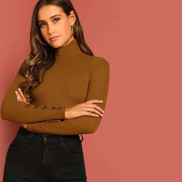 

Buttoned Cuff Slim Fit T-shirt