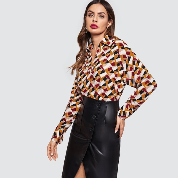 

Geo Print Stepped Hem Blouse