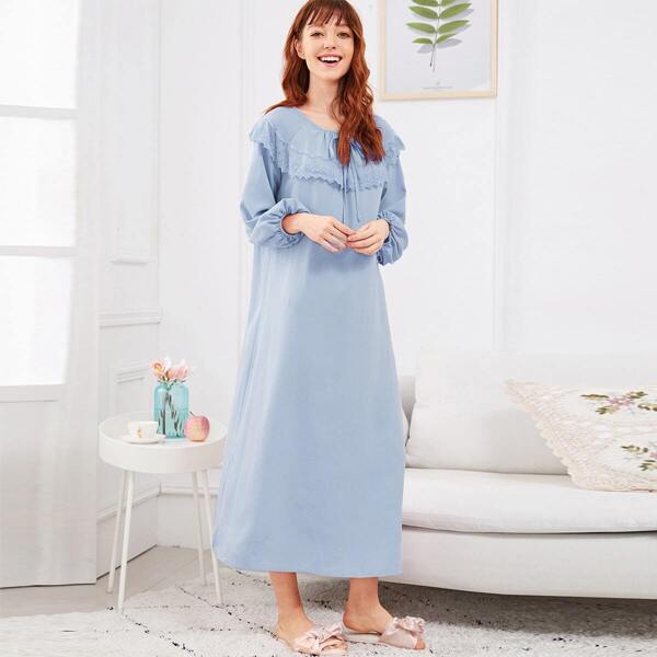 

Floral Lace Insert Solid Night Dress