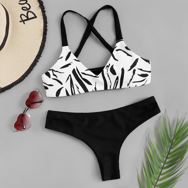 

Random Graphic Criss Cross Top With Low Rise Bikini