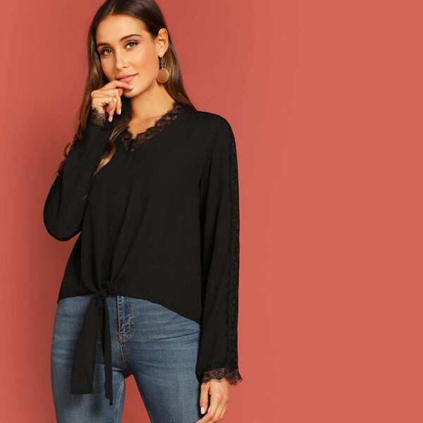 

Lace Applique Knot Hem Blouse