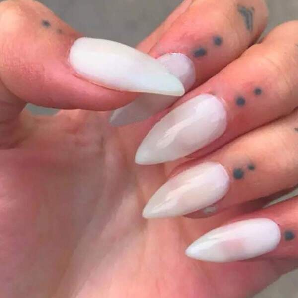 

Almond Fake Nail 24pcs With Tape 1pc