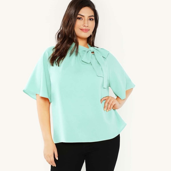 

Plus Knot Front Bell Sleeve Solid Top