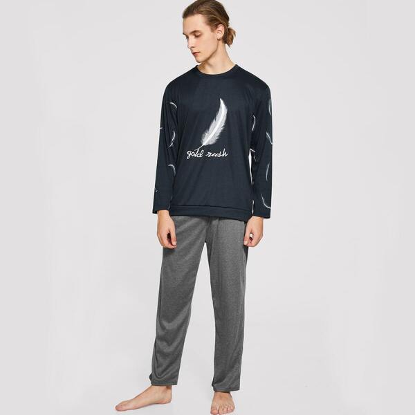 

Men Feather Print Pajama Set