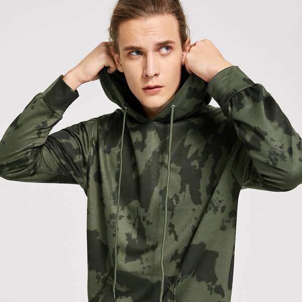 

Men Pocket Front Camo Hoodie