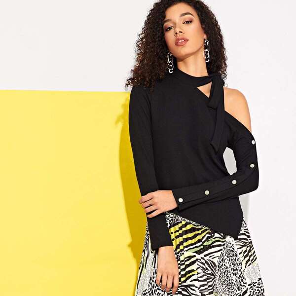 

Asymmetrical Shoulder Knot Button Solid Tee