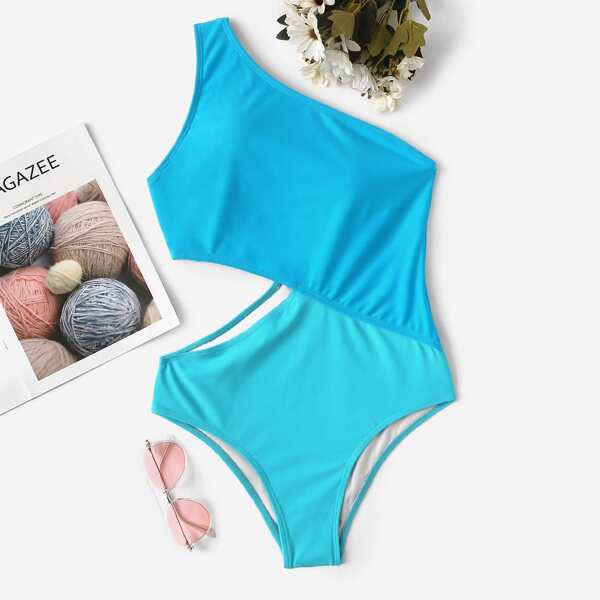 

Cut-out Side One Shoulder One Piece Swimsuit