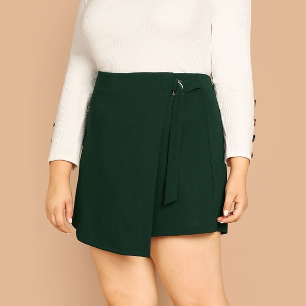 

Plus D-ring Knot Asymmetrical Hem Shorts