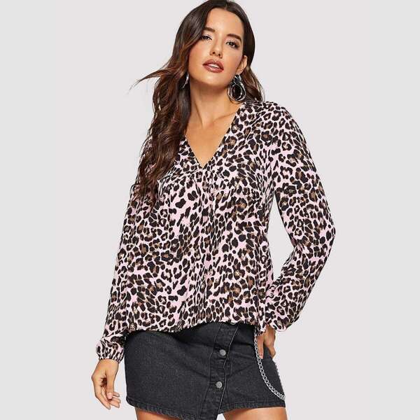 

V-neck Lantern Sleeve Leopard Top